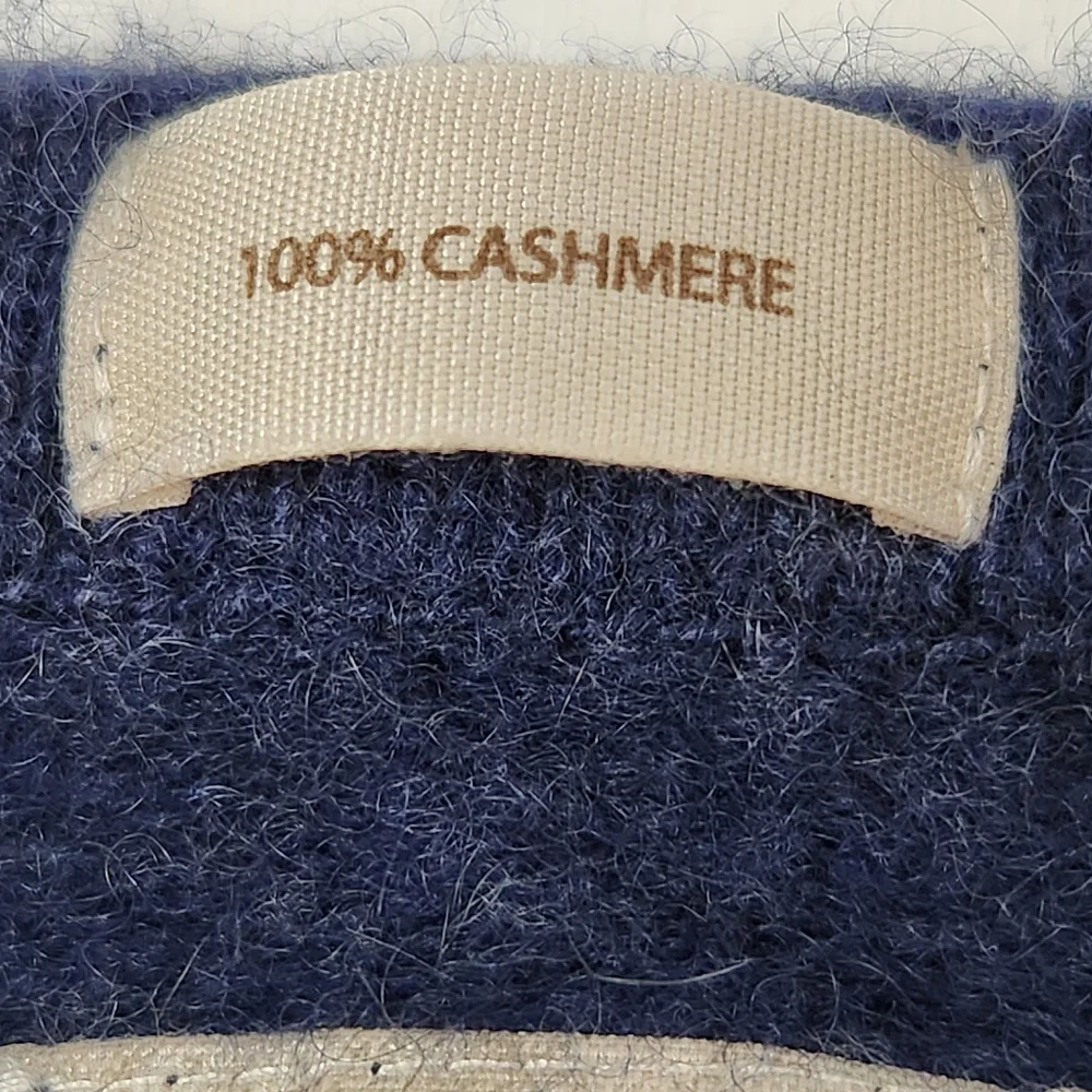 Article 365 Navy Cashmere Sweater Medium - Picture 6 of 6